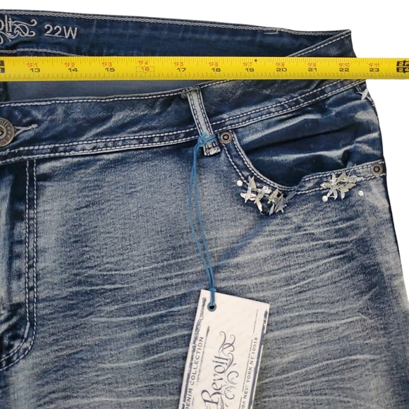 NWT Revolt Denim Women's Embroidery Shorts. Size 22W. - Picture 5 of 9